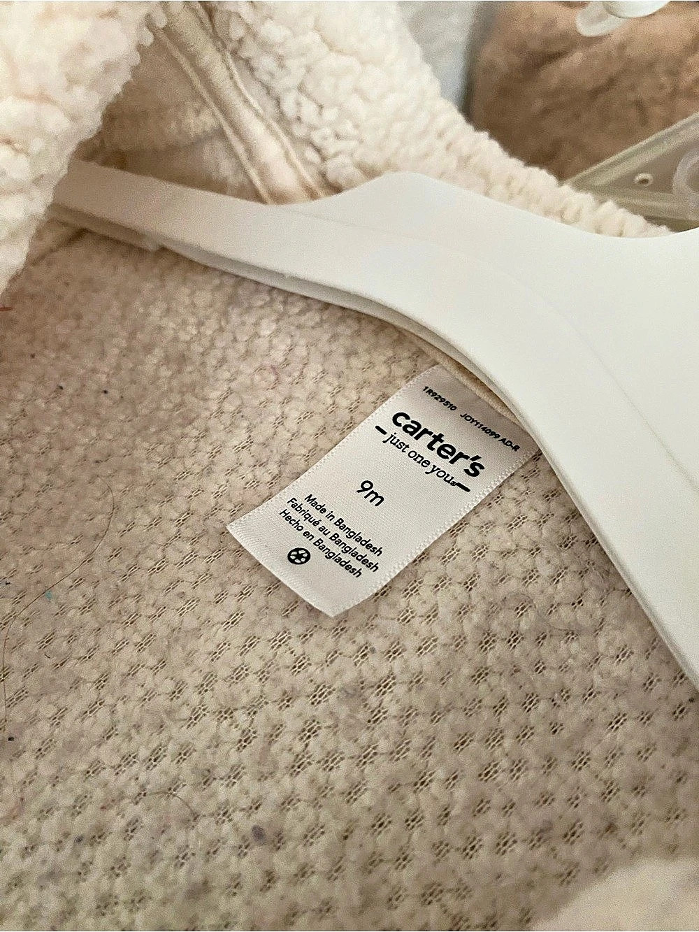 Carter's Kids Sherpa Fleece Vest Size 9M Cream like new. - Picture 4 of 4